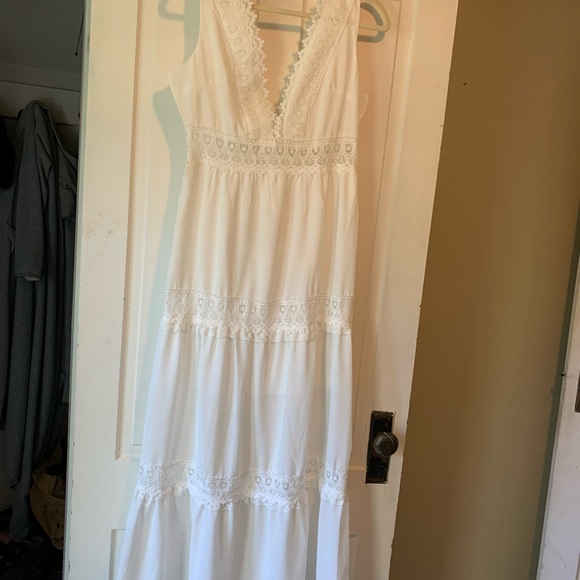 Boho Beach Hut White Maxi Dress - Picture 4 of 4